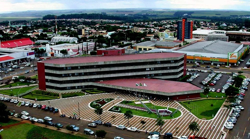 Ex-prefeito e ex-secretário de Cascavel são condenados por fraude a licitação