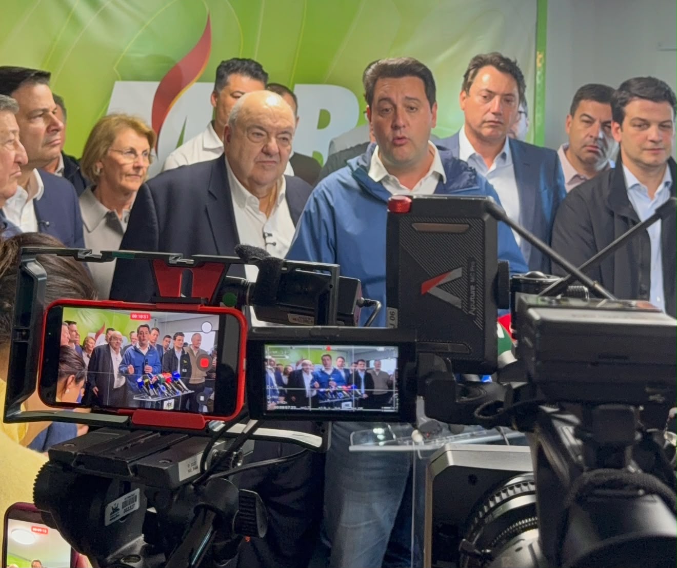 A conquista de Greca como vice contrasta com a apreensão sobre os nomes ao Senado