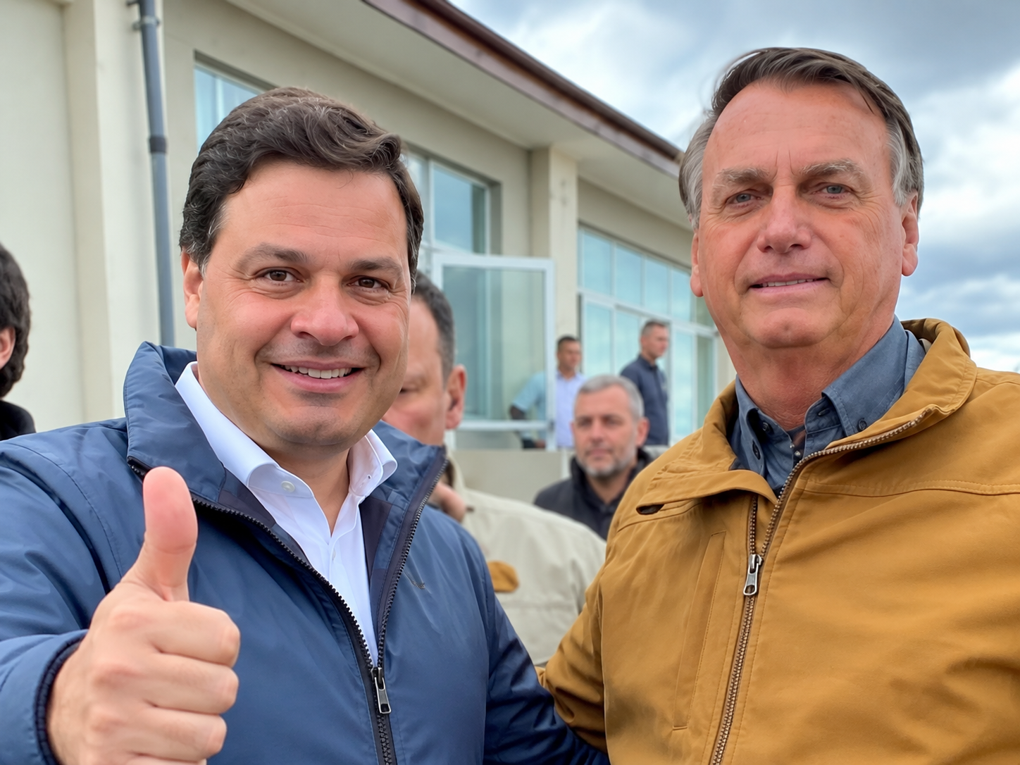 Após dizer que ideologia nunca encheu barriga de ninguém, Sandro tenta colar em Bolsonaro, mas TRE manda apagar postagem