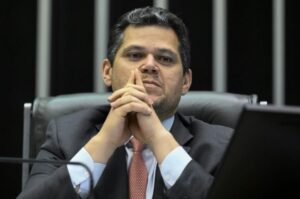 Justiça Federal envia ao STF ação para obrigar Senado a divulgar visitas de Vorcaro  